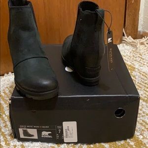 Joan of arctic wedge Chelsea